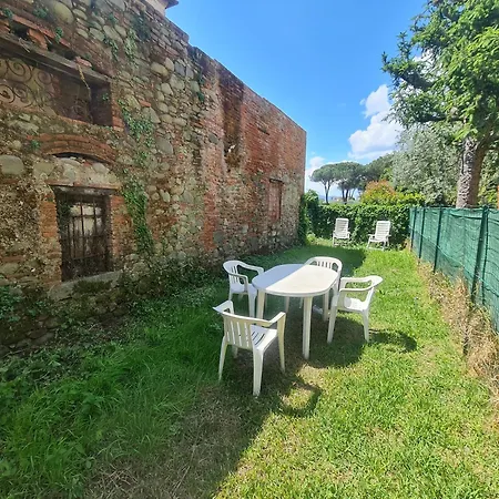 Like At In Tuscany * Chiesina Uzzanese